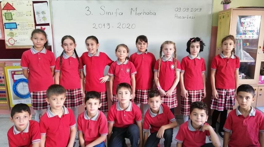 Selendi&rsquo;de 3 bin 171 &ouml;ğrenci ders başı yaptı