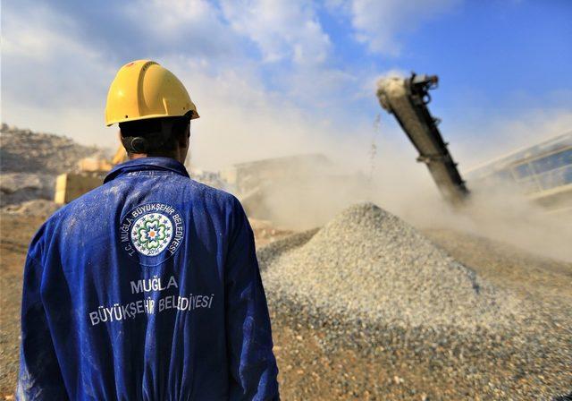 Muğla Büyükşehir geri dönüşümle bütçesine 1 milyon 570 bin TL tasarruf sağladı