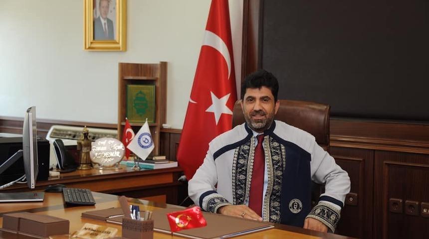 AD&Uuml; Rekt&ouml;r&uuml; Aldemir, &ldquo;Evlatlarına sahip &ccedil;ıkan annelerimizin arkasındayız&rdquo;