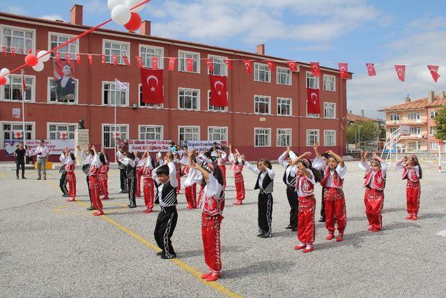 Çorum’da ilk ders zili çaldı