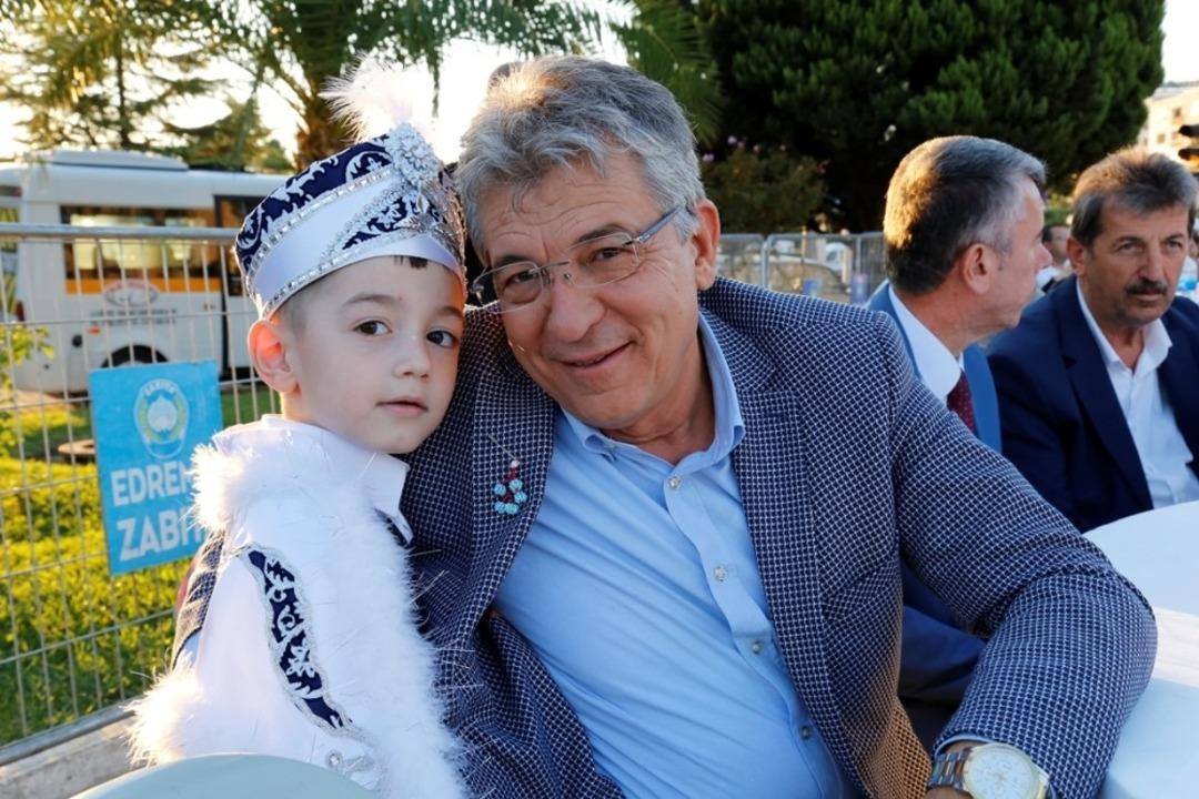 Edremit Belediyesi&rsquo;nden toplu s&uuml;nnet ş&ouml;leni