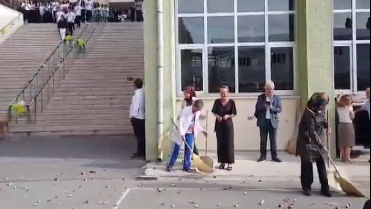 Kadıköy Anadolu Lisesi'ndeki simit atma etkinliği büyük tepki çekti! G3