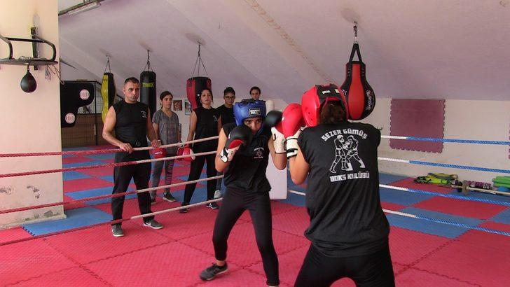 Kadınlar kendilerini korusun diye ücretsiz boks eğitimi veriyor G3