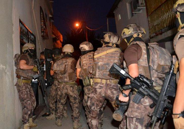 Adana'da 500 polisle uyuşturucu satıcılarına operasyon!  G1