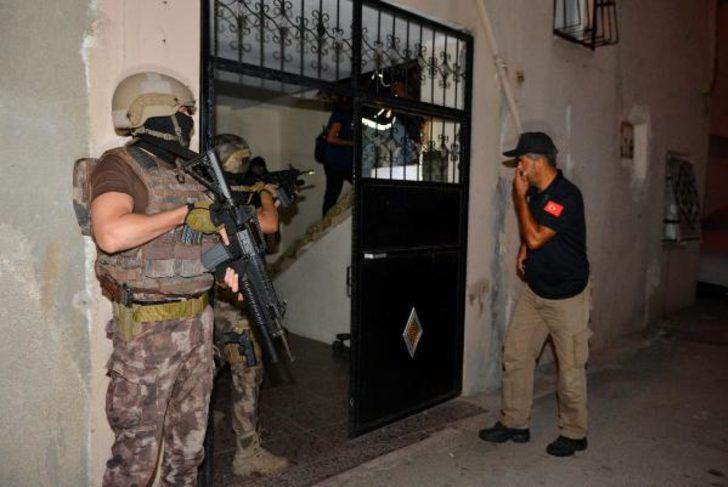 Adana'da 500 polisle uyuşturucu satıcılarına operasyon!  G4