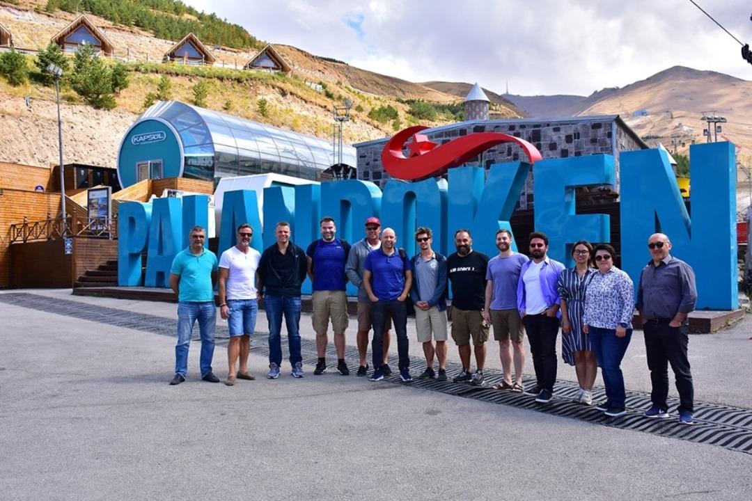 Y&uuml;zme milli takımlarına tanıtım organizasyonu