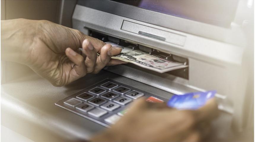 Bankanın hesaplarına yanlışlıkla yatırdığı 120 bin doların tamamına yakınını harcayan çift hırsızlıkla yargılanıyor