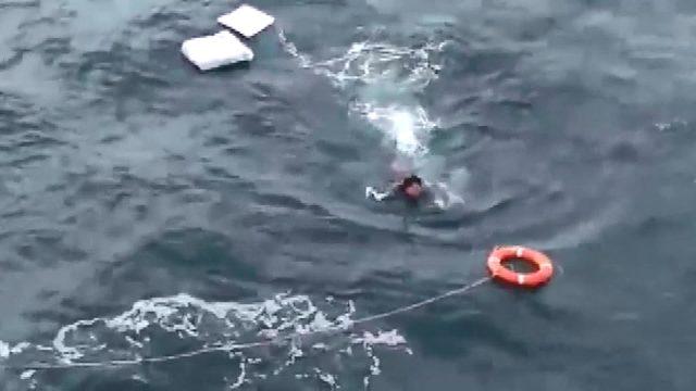 10 saat suda kaldı… Balıkçılar kurtardı