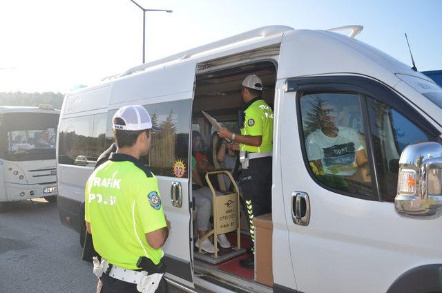 81 ilde okul ve servis aracı uygulaması; aranan 946 kişi yakalandı