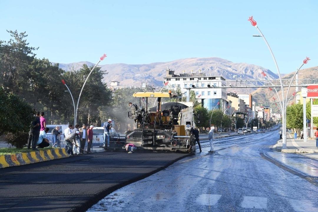 Muş Belediyeyi uygulamaya aldığı projelerini hayata ge&ccedil;irmeye devam ediyor