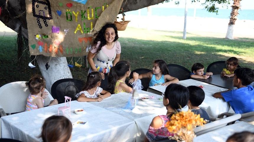 Hastanedeki arkadaşları i&ccedil;in kolye ve bileklik yaptılar