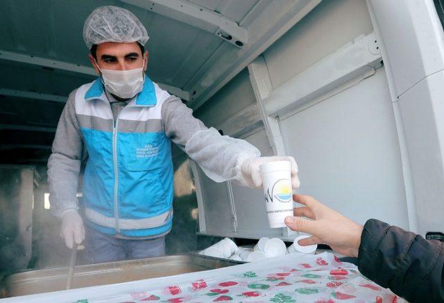 Van Büyükşehir Belediyesi çorba dağıtımına başladı