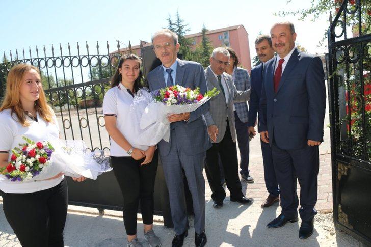 Daire Başkanı Tektaş, Ali Güral Lisesi’ni ziyaret etti G2