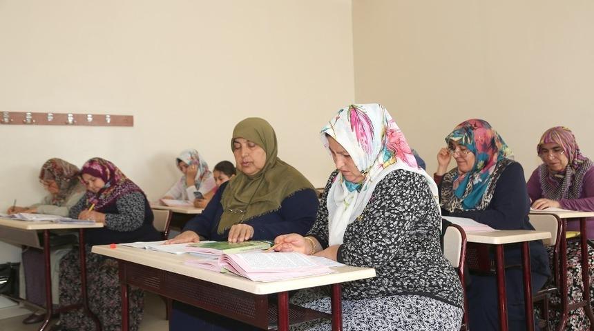 Şehitkamil&rsquo;de 4 bin 338 kişiye okuma-yazma &ouml;ğretildi