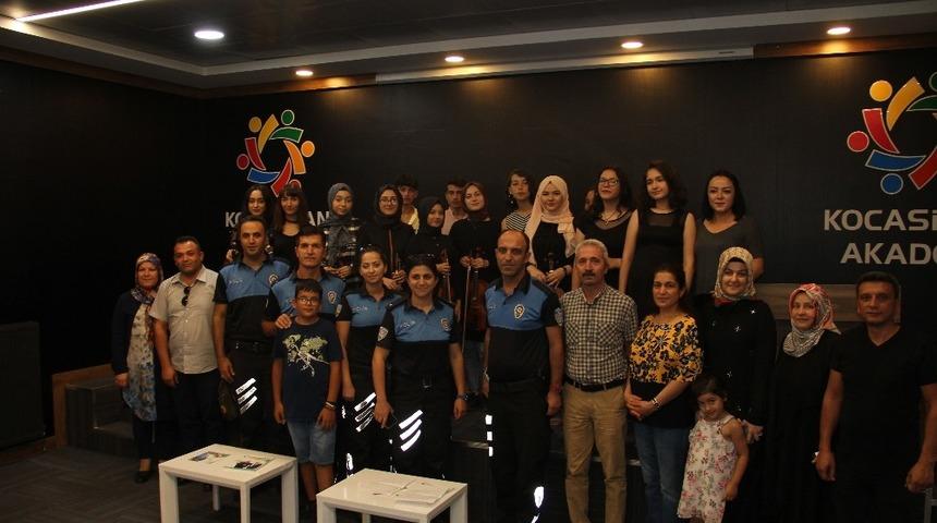 Kayseri Emniyetinden Gen&ccedil;lere Keman Kursu