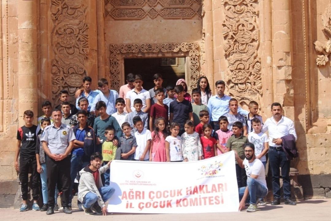 Ağrı&rsquo;da Dezavantajlı &ccedil;ocuklar i&ccedil;in gezi d&uuml;zenlendi