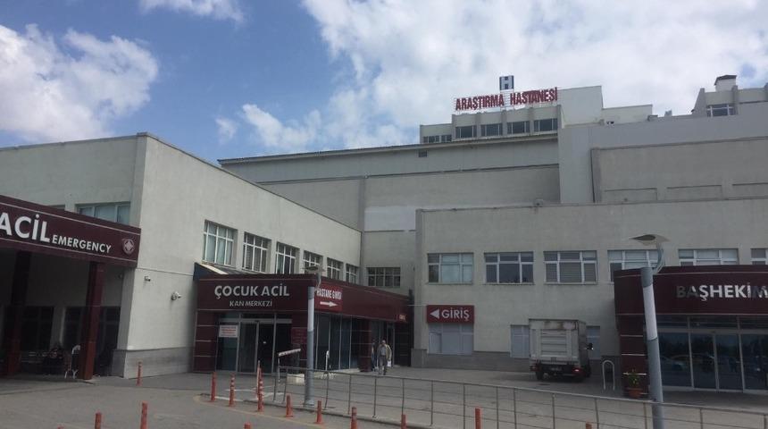 Doktor hastanedeki odasında &ouml;l&uuml; bulundu