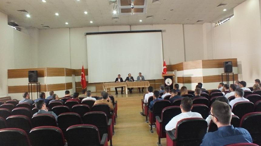 Malazgirt&rsquo;te okul m&uuml;d&uuml;rleri toplantısı