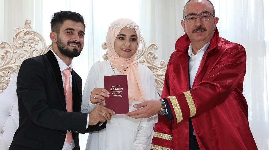 Meram&rsquo;da nikahlarda 09.09.19 yoğunluğu