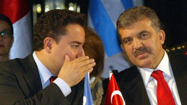 Babacan'ın bu yıl sonuna kadar kurmayı hedeflediği yeni partiye Abdullah Gül'ün de destek verdiği belirtiliyor.