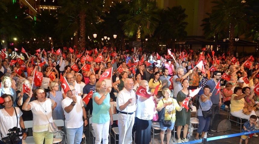 İzmir&rsquo;in kurtuluş coşkusu