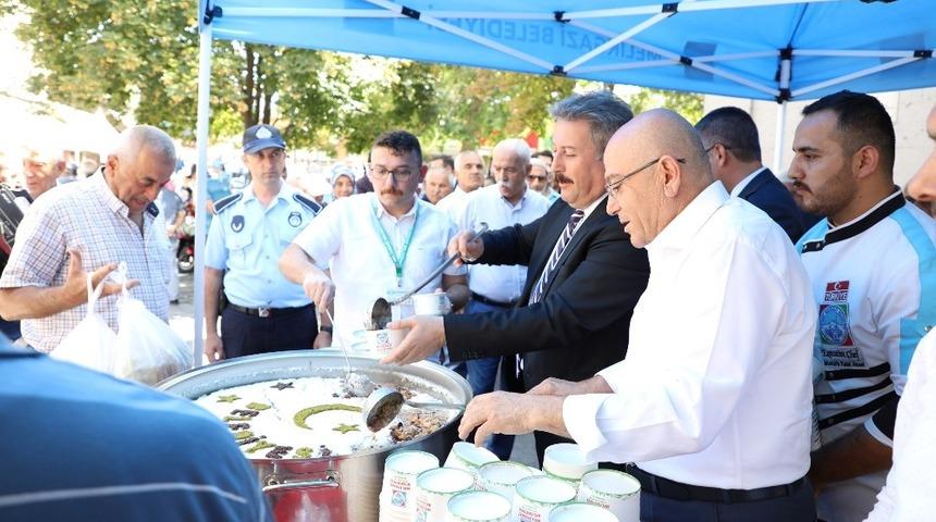 Aşureler Başkan Palancıoğlu’ndan