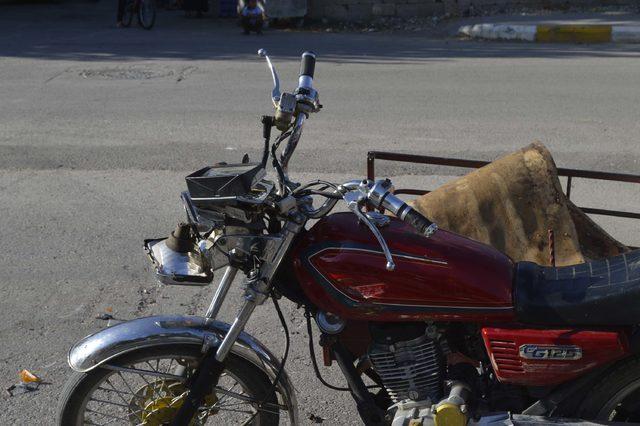 Otomobil ile sepetli motosiklet çarpıştı: 3 yaralı