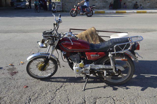 Otomobil ile sepetli motosiklet çarpıştı: 3 yaralı