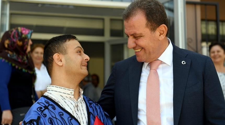 Başkan Se&ccedil;er&rsquo;den Down Sendromlu Batuhan&rsquo;a s&uuml;rpriz