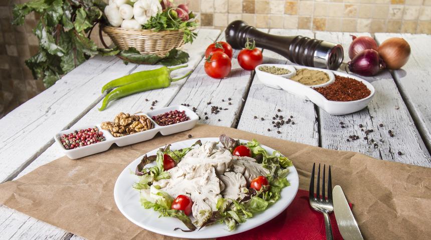 Sakatat severler buna bayılacak: Sebzeli beyin salatası