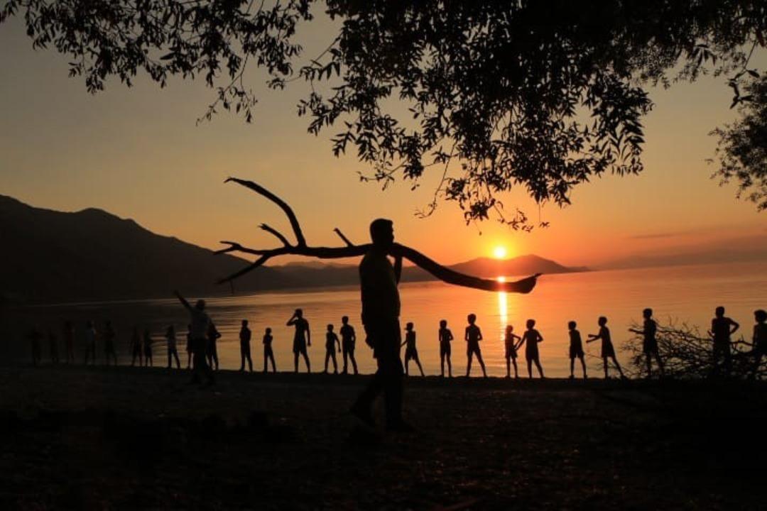 Van&rsquo;ın saklı cenneti sokakta &ccedil;alışan &ccedil;ocukları ağırladı