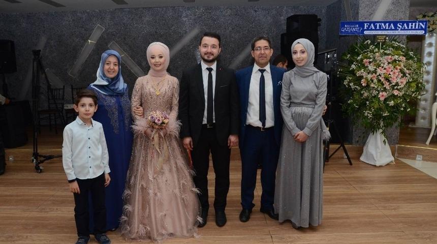 Sunucu Kaya&rsquo;nın mutlu g&uuml;n&uuml;