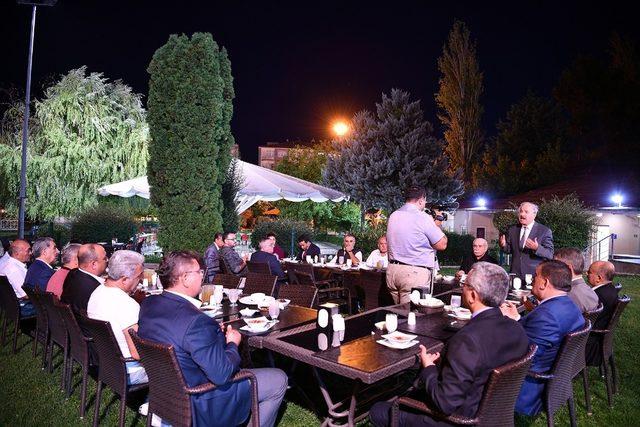 Büyükşehir Belediyesinden Muharrem iftarı verildi