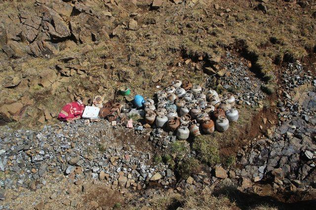 Ardahan’da terör örgütüne ait sığınak bulundu