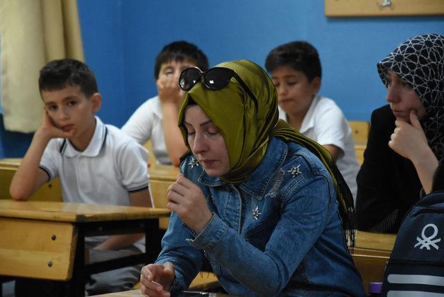 Evinin merdivenlerini çıkarken fenalaşan öğretmen, hastanede öldü (2)