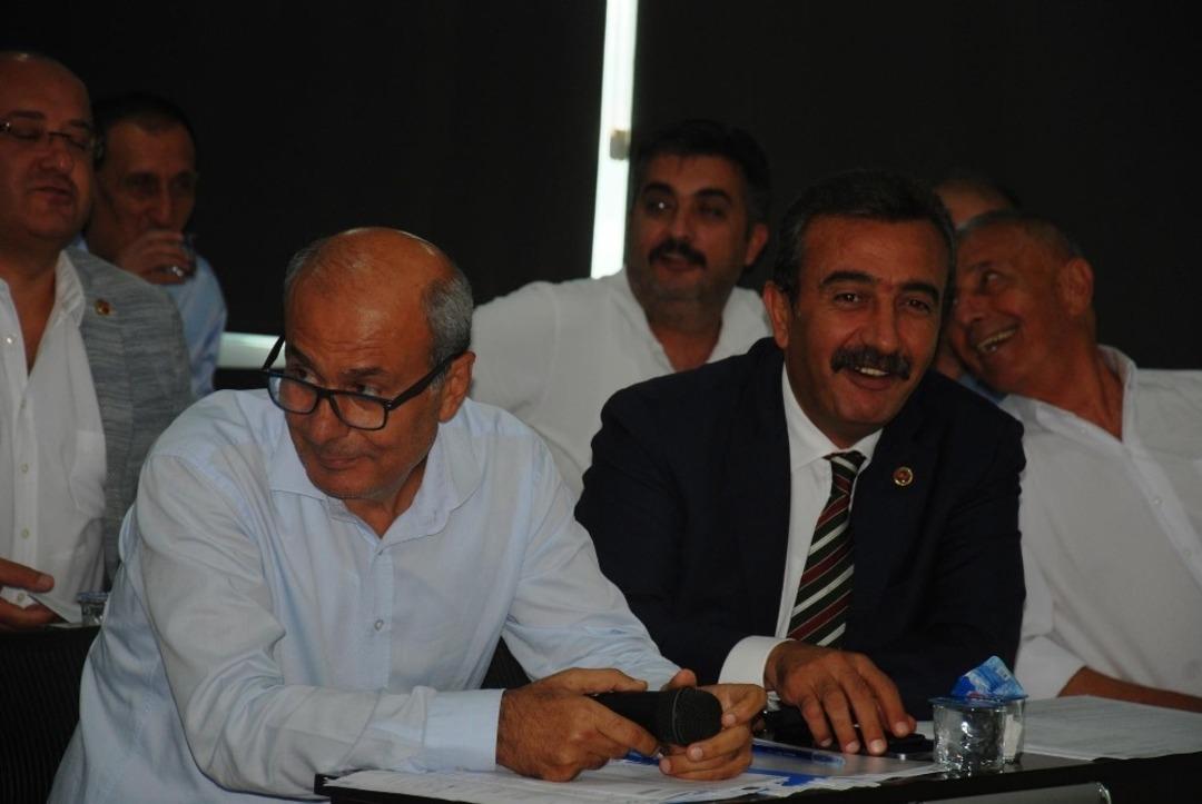 Adana B&uuml;y&uuml;kşehir Belediye Meclisi&rsquo;nde sert tartışmalar bug&uuml;n yerini esprilere bıraktı