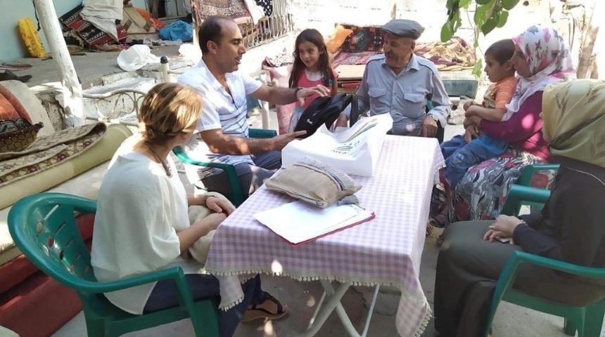 Okuma sevdalısı minik G&uuml;listan&rsquo;a destek