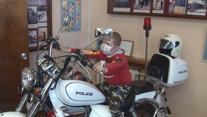 Polis, lösemi hastası çocuğun hayalini gerçekleştirdi G2