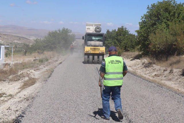 Aksalur’da asfalt çalışmaları hız kesmeden devam ediyor