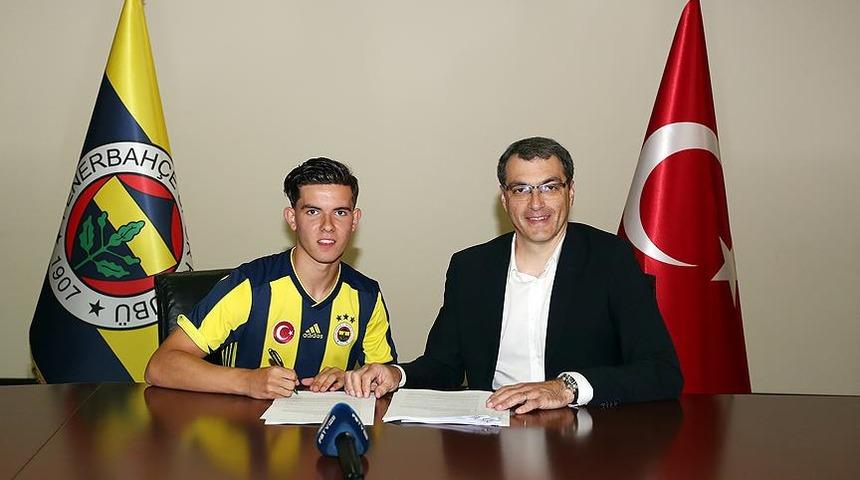 Ferdi Kadıoğlu'ndan itiraf: Fenerbahçe'den ayrılmayı düşündüm