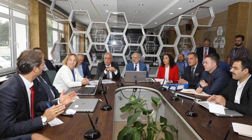 Harran &Uuml;niversitesinden Atat&uuml;rk &Uuml;niversitesi&rsquo;nin &ccedil;alışmalarına yakın İlgi