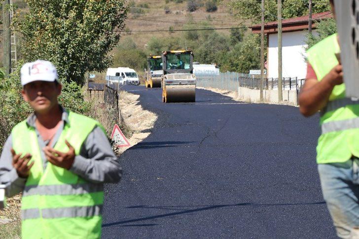 Cumhurbaşkanlığı YİK Üyesi Şahin Ovacık’ta asfalt çalışmalarını inceledi G4