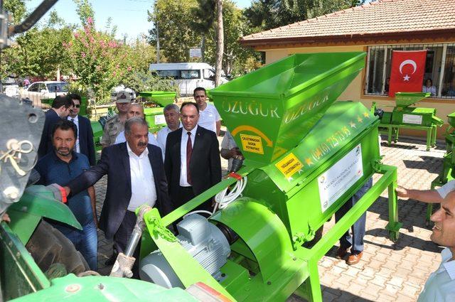 Çiftçilere 50 adet badem ve ceviz kabuğu soyma makinesi dağıtıldı