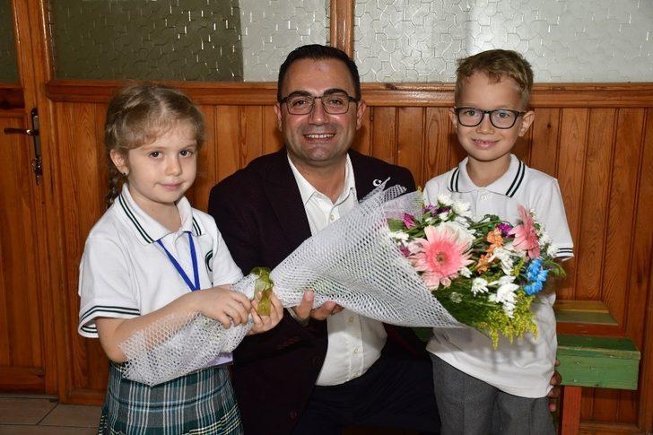 Başkan Erdoğan, ilkokul öğrencilerini sevindirdi G1