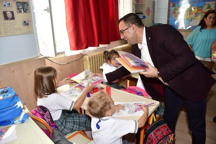 Başkan Erdoğan, ilkokul öğrencilerini sevindirdi G5