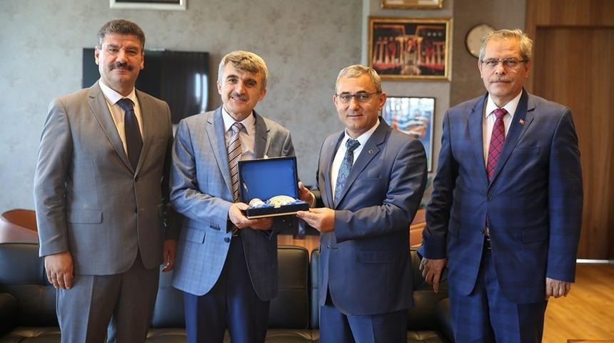 Rektör Uysal’dan Başkan Işık’a ziyaret