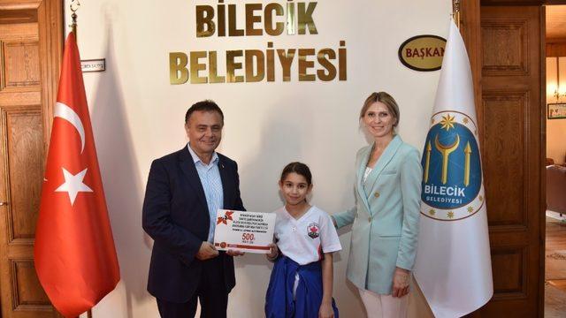 Başkan Şahin Kuşak Güreşi sporcularını ağırlayarak ödüllendirdi