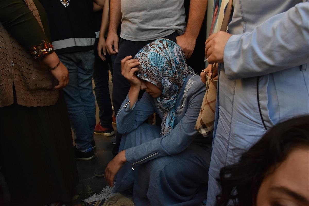 Diyarbakır anneleri, HDP il binası &ouml;n&uuml;nde oturma eylemine devam ediyor