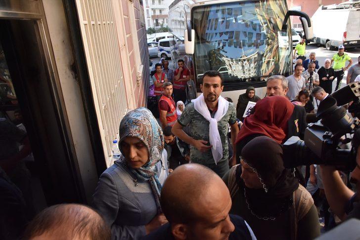 Diyarbakır anneleri, HDP il binası önünde oturma eylemine devam ediyor G4