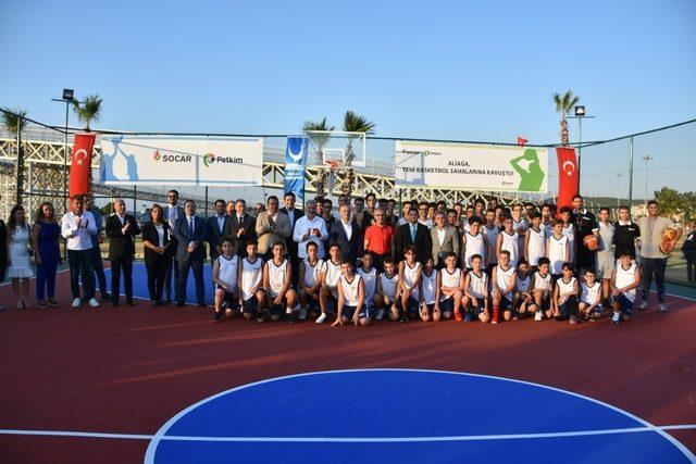 Aliağa’da basketbol sahaları hizmete açıldı